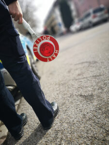 Symbolbild, polizeiliche Kelle