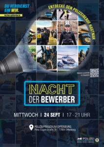 Plakat „Nacht der Bewerber 2025“ mit Taschenlampen-Schein über Fotocollage verschiedener Polizeieinsätze; Text „Entdecke den Polizeiberuf hautnah“; Termin 24.09., 17–21 Uhr; Polizeipräsidium Offenburg.